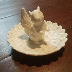 Squirrel jewelry holder